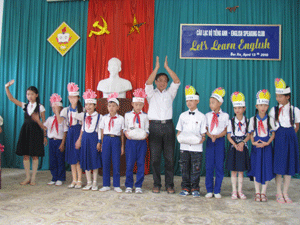 Trường tiểu học Bùi Xá tổ chức câu lạc bộ “Chúng em học Tiếng Anh”