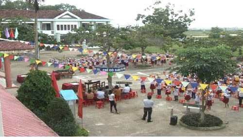 Trường tiểu học Yên Hồ tổ chức hoạt động tập thể Nắng sân trường.