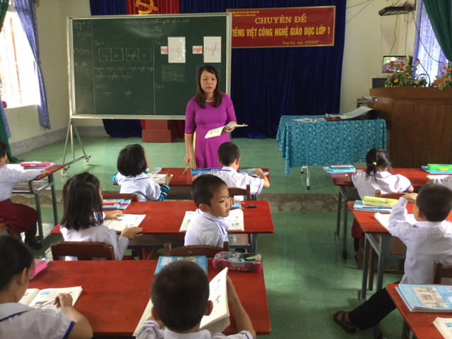 Trường tiểu học Tùng Ảnh tổ chức giao ban chuyên đề giảng dạy môn Tiếng Việt Công nghệ giáo dục lớp 1